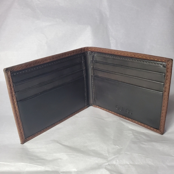 GUESS Wallet - Picture 2 of 3